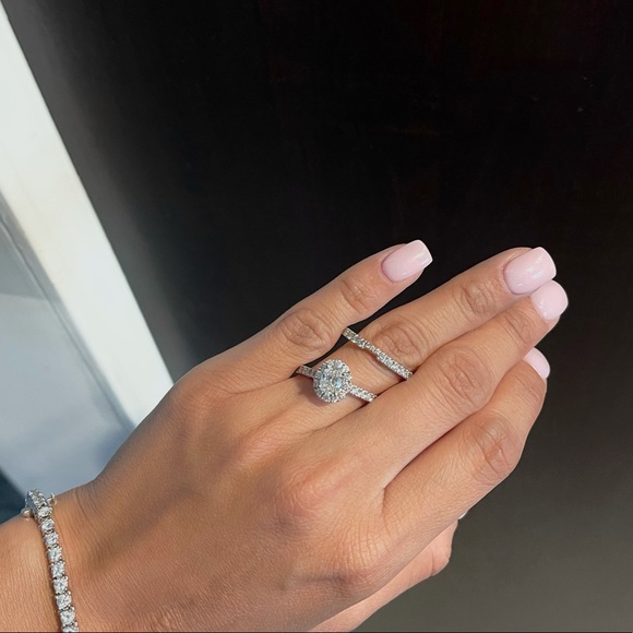 SOLD ✨ Neil Lane wedding Ring Set - Picture 3 of 5